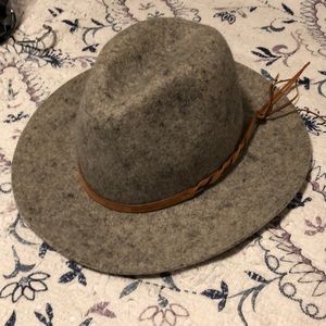 Felt hat